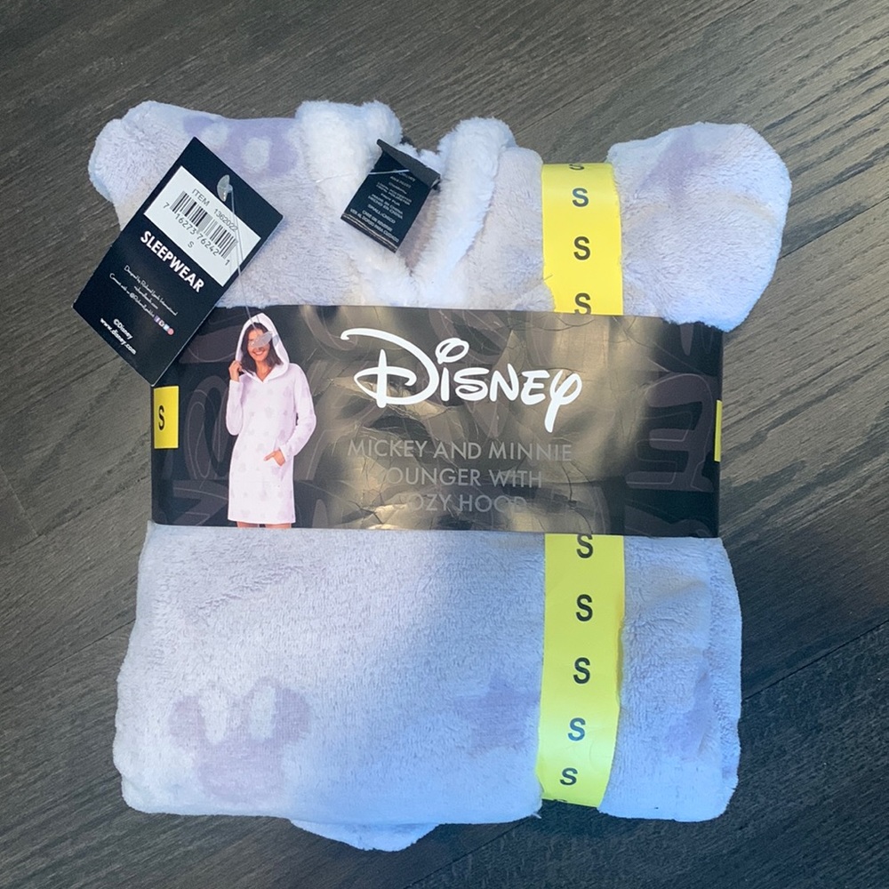Disney Mickey and Minnie Lounger with Cozy Hood